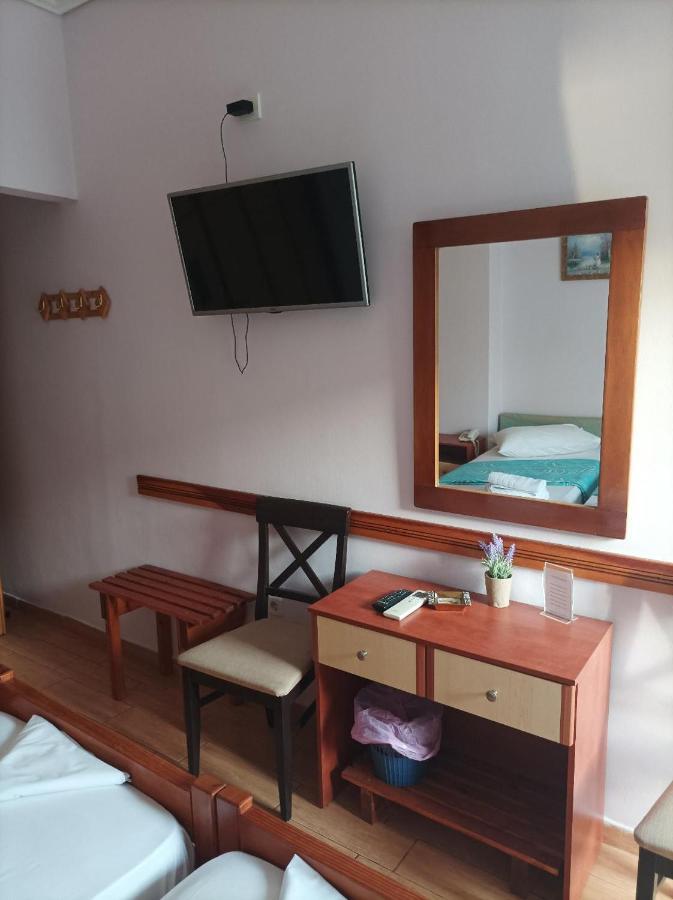 Hotel Loutraki ภายนอก รูปภาพ